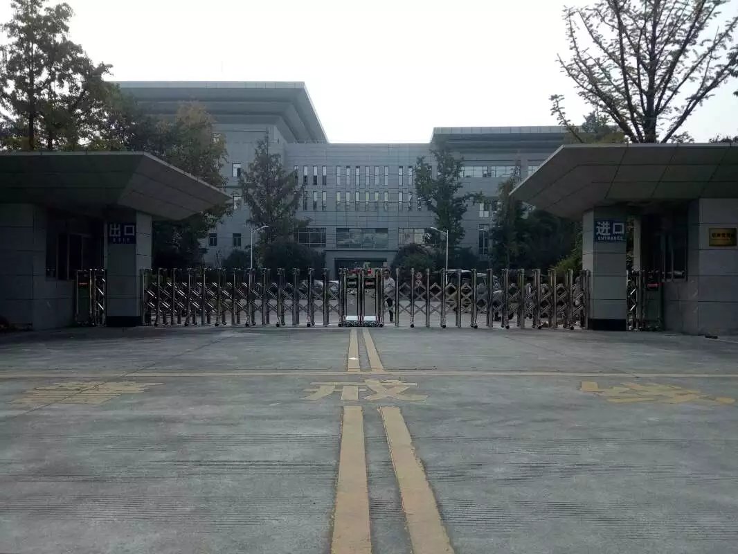 广安前锋区广安前锋区四川消防总队伸缩门